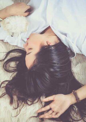 Fashion Charm Blonde Girl in Pink Sunglasses